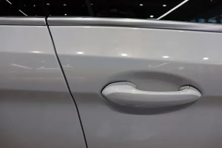 광주 BMW 랩핑 홀로그램 화이트 오묘한 컬러 / 광주 광산구 하남동