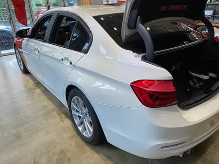 BMW 320d 전체랩핑, 강렬한 레드 시공! / 광주 광산구 하남동