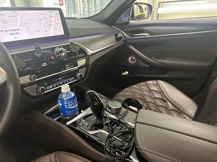 광주랩핑 전문매장 랩마블스튜디오 bmw5시리즈 탑폴리에필름으로 크롬죽이기 / 광주 광산구 하남동