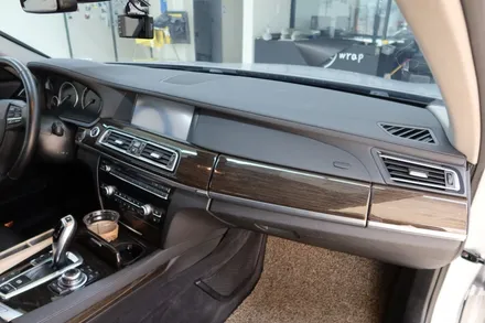 카본 랩핑으로 깔끔해진 bmw730d 실내! / 마산, 김해, 창원