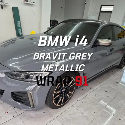 부산랩핑 BMW i4 전체랩핑｜OBEL DRAVIT GREY METALLIC & 샴페인골드 휠랩핑 시공 / 마산, 김해, 창원
