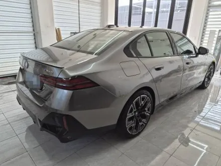 BMW i5 브라바도 리퀴드 메탈릭 실버 전체 랩핑 WRAP91 / 마산, 김해, 창원