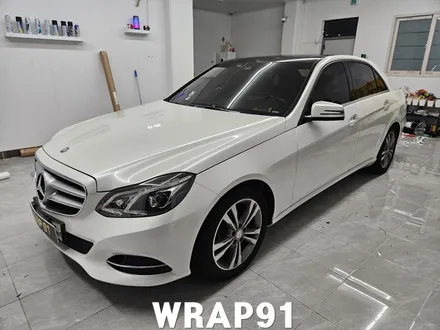 부산 벤츠 E클래스 E220d 랩핑 에이버리 유광 화이트펄 / 마산, 김해, 창원