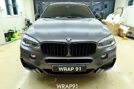 BMW X6 m50d 전체 랩핑 - 에이버리 사틴 다크 그레이, 경남 창원 자동차 래핑 전문 랩91 / 마산, 김해, 창원