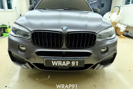BMW X6 m50d 전체 랩핑 - 에이버리 사틴 다크 그레이, 경남 창원 자동차 래핑 전문 랩91 / 마산, 김해, 창원