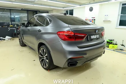 BMW X6 m50d 전체 랩핑 - 에이버리 사틴 다크 그레이, 경남 창원 자동차 래핑 전문 랩91 / 마산, 김해, 창원