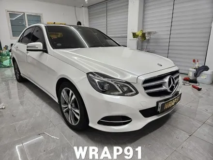 부산 벤츠 E클래스 E220d 랩핑 에이버리 유광 화이트펄 / 마산, 김해, 창원