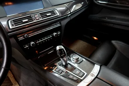 카본 랩핑으로 깔끔해진 bmw730d 실내! / 마산, 김해, 창원