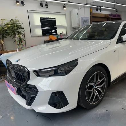 유광 블랙 신형 BMW 5시리즈 랩핑 / 서울 중랑구 망우동