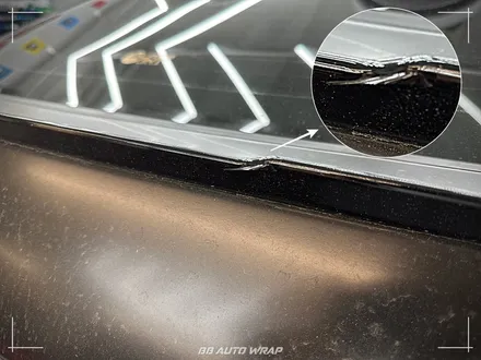 사틴 블랙으로 전체랩핑 된 BMW X6 사고로 까진 뒷범퍼 강서구 랩핑 전문점 비비 오토 랩 부산점에서 부분 랩핑 재시공으로 수리하기 / 부산 강서구