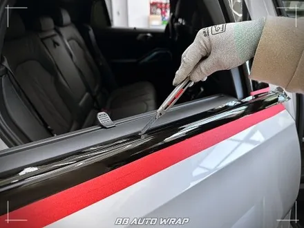 사고로 인해 손상된 BMW X6 크롬랩핑 보험처리로 수리부터 랩핑 시공까지 한 번에 해결하기! 창원랩핑 / 부산 강서구 명지동