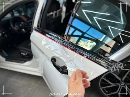 부산 PPF 전문점에서 BMW 5시리즈 클리프 디자인 스모그 라이트 PPF + 블랙 PPF로 루프스킨 및 창틀 크롬 딜리트 시공하기 / 부산 강서구