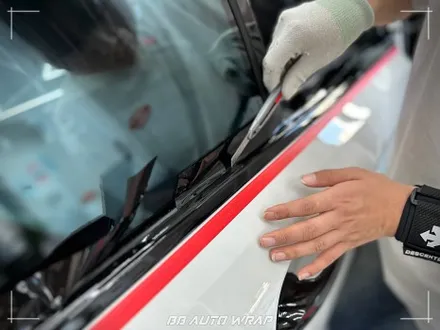 부산 PPF 전문점에서 BMW 5시리즈 클리프 디자인 스모그 라이트 PPF + 블랙 PPF로 루프스킨 및 창틀 크롬 딜리트 시공하기 / 부산 강서구