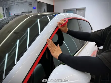 [공지] BMW 전기차 iX 상단 블랙 PPF와 실내 랩핑으로 최첨단 모습으로 만들기! / 부산 강서구 명지동