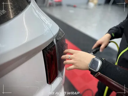 클리프 디자인 명지 PPF 전문점 비비 오토 랩에서 스모그 라이트로 테일램프 보호와 톤 다운 시키기 / 부산 강서구