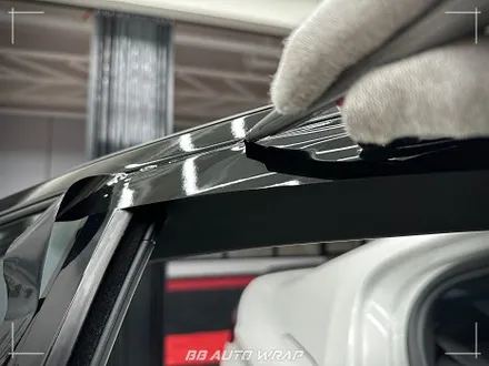 부산 PPF 전문점에서 BMW 5시리즈 클리프 디자인 스모그 라이트 PPF + 블랙 PPF로 루프스킨 및 창틀 크롬 딜리트 시공하기 / 부산 강서구