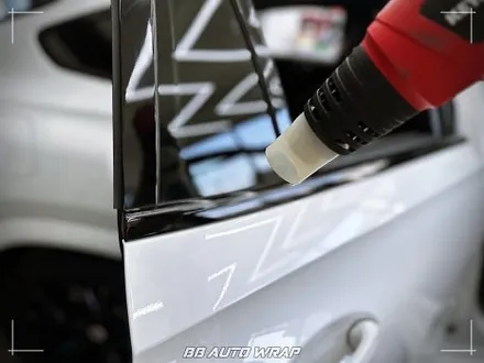 사고로 인해 손상된 BMW X6 크롬랩핑 보험처리로 수리부터 랩핑 시공까지 한 번에 해결하기! 창원랩핑 / 부산 강서구 명지동