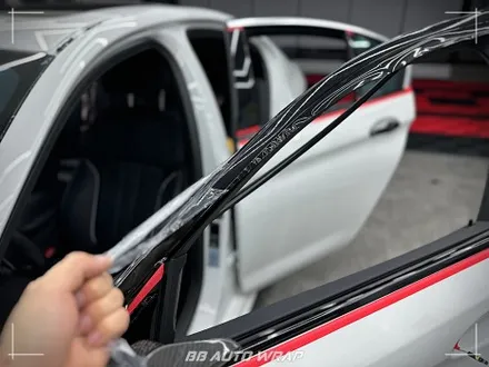 부산 PPF 전문점에서 BMW 5시리즈 클리프 디자인 스모그 라이트 PPF + 블랙 PPF로 루프스킨 및 창틀 크롬 딜리트 시공하기 / 부산 강서구