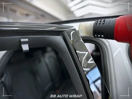 사고로 인해 손상된 BMW X6 크롬랩핑 보험처리로 수리부터 랩핑 시공까지 한 번에 해결하기! 창원랩핑 / 부산 강서구 명지동