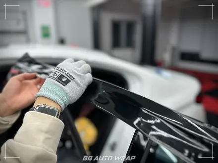 부산 PPF 전문점에서 BMW 5시리즈 클리프 디자인 스모그 라이트 PPF + 블랙 PPF로 루프스킨 및 창틀 크롬 딜리트 시공하기 / 부산 강서구