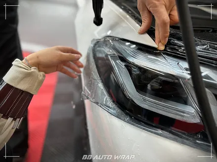 부산 PPF 전문점에서 BMW 5시리즈 클리프 디자인 스모그 라이트 PPF + 블랙 PPF로 루프스킨 및 창틀 크롬 딜리트 시공하기 / 부산 강서구