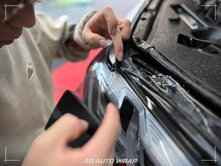 부산 PPF 전문점에서 BMW 5시리즈 클리프 디자인 스모그 라이트 PPF + 블랙 PPF로 루프스킨 및 창틀 크롬 딜리트 시공하기 / 부산 강서구
