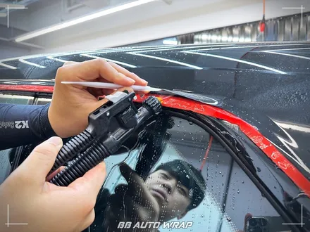 [공지] BMW 전기차 iX 상단 블랙 PPF와 실내 랩핑으로 최첨단 모습으로 만들기! / 부산 강서구 명지동