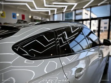 사고로 인해 손상된 BMW X6 크롬랩핑 보험처리로 수리부터 랩핑 시공까지 한 번에 해결하기! 창원랩핑 / 부산 강서구 명지동