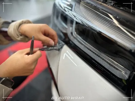 부산 PPF 전문점에서 BMW 5시리즈 클리프 디자인 스모그 라이트 PPF + 블랙 PPF로 루프스킨 및 창틀 크롬 딜리트 시공하기 / 부산 강서구