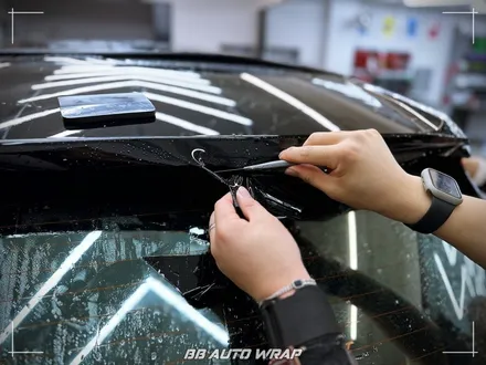 [공지] BMW 전기차 iX 상단 블랙 PPF와 실내 랩핑으로 최첨단 모습으로 만들기! / 부산 강서구 명지동