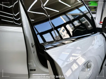 사고로 인해 손상된 BMW X6 크롬랩핑 보험처리로 수리부터 랩핑 시공까지 한 번에 해결하기! 창원랩핑 / 부산 강서구 명지동