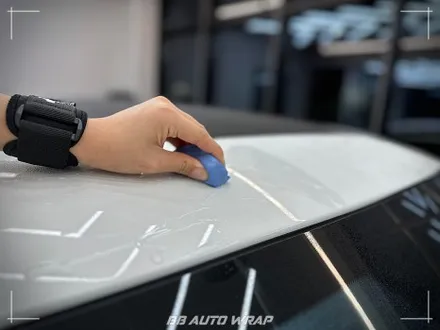 부산 PPF 전문점에서 BMW 5시리즈 클리프 디자인 스모그 라이트 PPF + 블랙 PPF로 루프스킨 및 창틀 크롬 딜리트 시공하기 / 부산 강서구