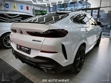 사고로 인해 손상된 BMW X6 크롬랩핑 보험처리로 수리부터 랩핑 시공까지 한 번에 해결하기! 창원랩핑 / 부산 강서구 명지동