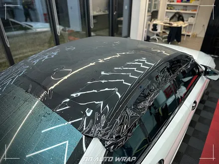 부산 PPF 전문점에서 BMW 5시리즈 클리프 디자인 스모그 라이트 PPF + 블랙 PPF로 루프스킨 및 창틀 크롬 딜리트 시공하기 / 부산 강서구