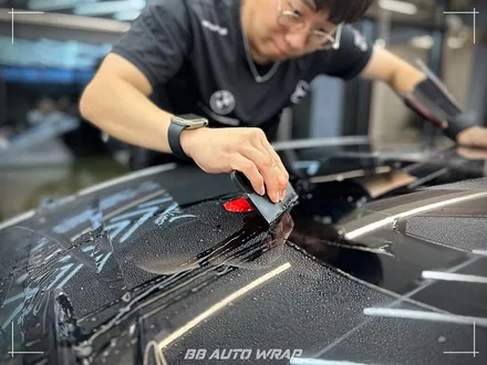 부산 PPF 전문점에서 BMW 5시리즈 클리프 디자인 스모그 라이트 PPF + 블랙 PPF로 루프스킨 및 창틀 크롬 딜리트 시공하기 / 부산 강서구