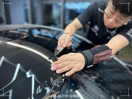 부산 PPF 전문점에서 BMW 5시리즈 클리프 디자인 스모그 라이트 PPF + 블랙 PPF로 루프스킨 및 창틀 크롬 딜리트 시공하기 / 부산 강서구