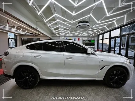 사고로 인해 손상된 BMW X6 크롬랩핑 보험처리로 수리부터 랩핑 시공까지 한 번에 해결하기! 창원랩핑 / 부산 강서구 명지동