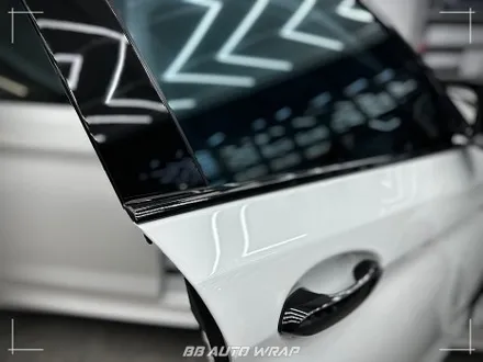 부산 PPF 전문점에서 BMW 5시리즈 클리프 디자인 스모그 라이트 PPF + 블랙 PPF로 루프스킨 및 창틀 크롬 딜리트 시공하기 / 부산 강서구