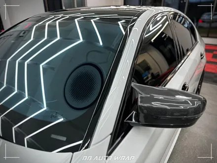 부산 PPF 전문점에서 BMW 5시리즈 클리프 디자인 스모그 라이트 PPF + 블랙 PPF로 루프스킨 및 창틀 크롬 딜리트 시공하기 / 부산 강서구