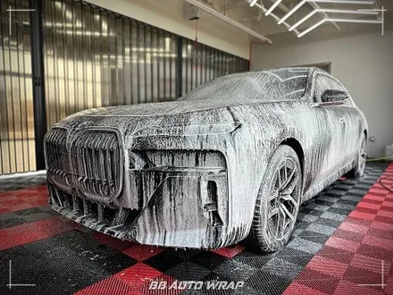 BMW 7시리즈 투톤 옵션! 고광택 랩핑 하나로 원하는 색상과 저렴한 비용으로 순정 페인트처럼 만들기 양산랩핑 / 부산 강서구