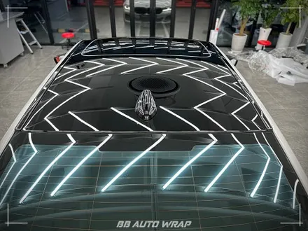 부산 PPF 전문점에서 BMW 5시리즈 클리프 디자인 스모그 라이트 PPF + 블랙 PPF로 루프스킨 및 창틀 크롬 딜리트 시공하기 / 부산 강서구