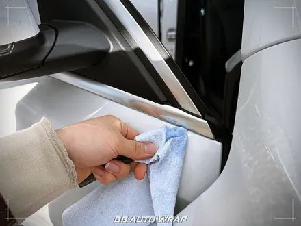 사고로 인해 손상된 BMW X6 크롬랩핑 보험처리로 수리부터 랩핑 시공까지 한 번에 해결하기! 창원랩핑 / 부산 강서구 명지동