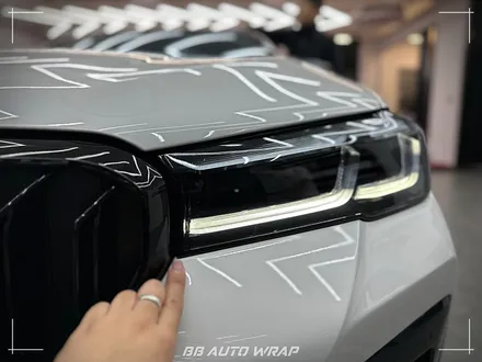 부산 PPF 전문점에서 BMW 5시리즈 클리프 디자인 스모그 라이트 PPF + 블랙 PPF로 루프스킨 및 창틀 크롬 딜리트 시공하기 / 부산 강서구