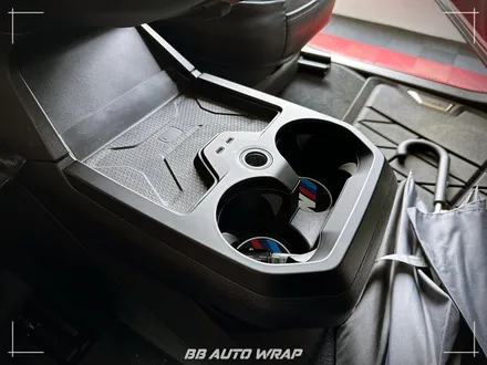[공지] BMW 전기차 iX 상단 블랙 PPF와 실내 랩핑으로 최첨단 모습으로 만들기! / 부산 강서구 명지동