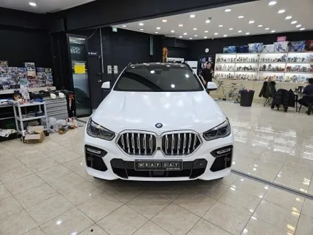 여주 랩핑 - BMW X6 사틴 화이트 전체랩핑 및 루프스킨 3M 블랙유광 시공기 / 이천시 마장면 장암리