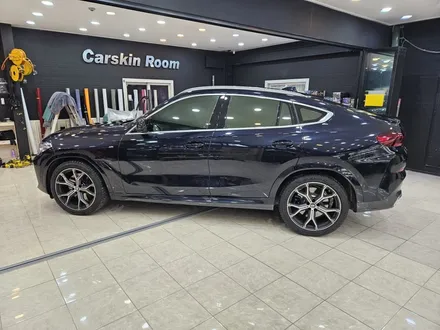 여주 랩핑 - BMW X6 사틴 화이트 전체랩핑 및 루프스킨 3M 블랙유광 시공기 / 이천시 마장면 장암리