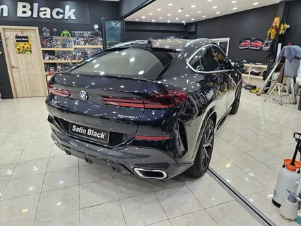 여주 랩핑 - BMW X6 사틴 화이트 전체랩핑 및 루프스킨 3M 블랙유광 시공기 / 이천시 마장면 장암리