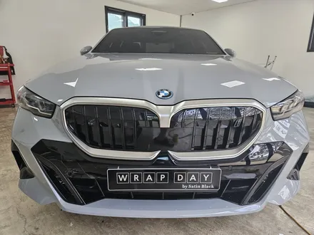 곤지암 랩핑 랩데이 - BMW i5   아이코닉 글로우 그릴 크롬죽이기 / 이천시 마장면 장암리