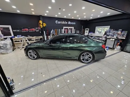 경기 광주 랩핑 BMW 3시리즈 오토벨벳 미드나잇그린 전체랩핑 시공 / 이천시 마장면 장암리