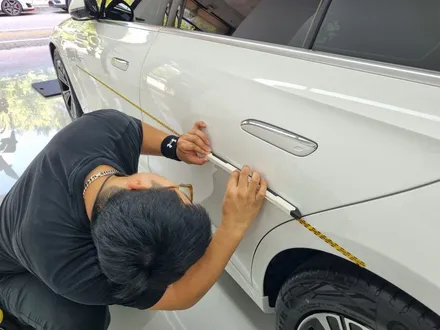 메르세데스 벤츠 E클래스 W214 E200 네오가드 (가디언 도어가드) 시공 분당랩핑샵 랩플립 / 성남시 중원구 여수동